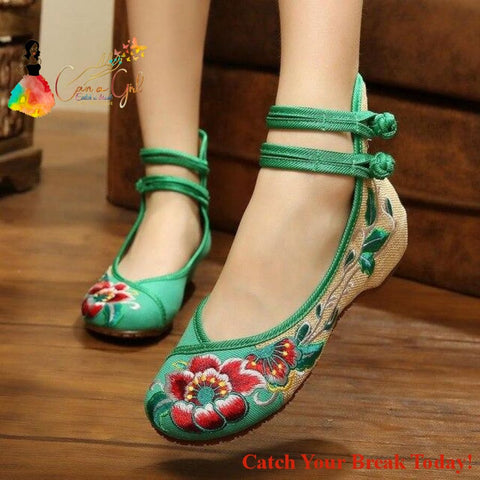 Catch A Break Flower Sandals - Green / 4 - Shoes