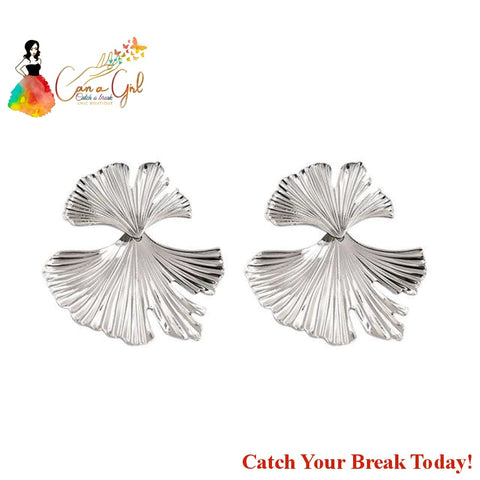 Catch A Break Vintage Pearl Earrings - A23802-Silver - 